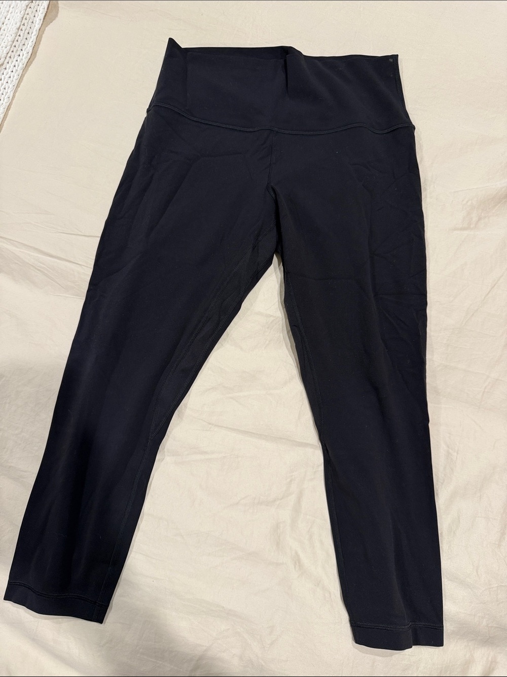 Lululemon cropped Align Black Athletic Leggings - Size 10 - Picture 4 of 4